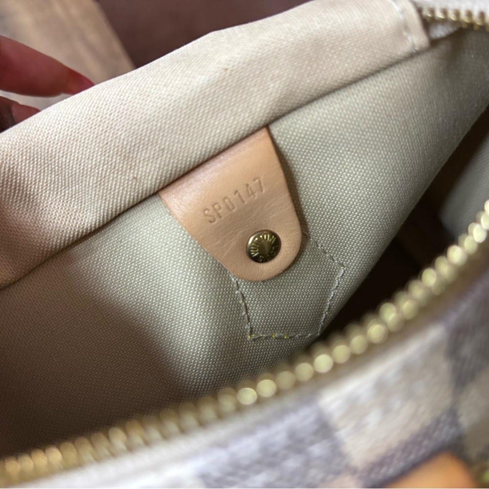 Authentic Louis Vuitton Speedy 30 Bandouliere with LV strap - Picture 3 of 11